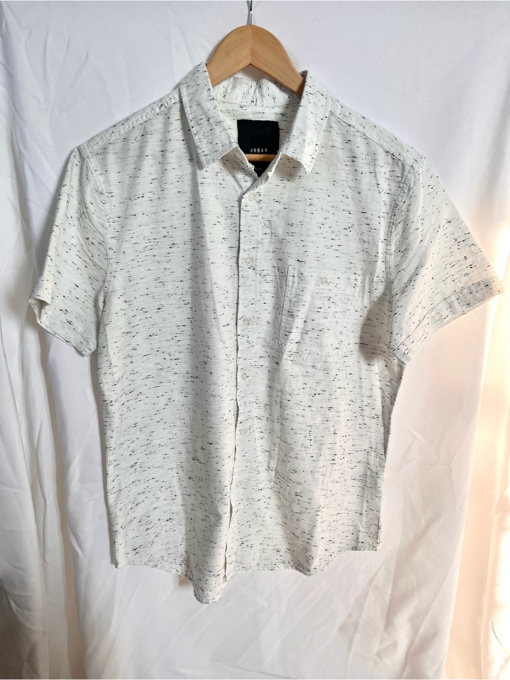 Urban Heritage White Speckled Short Sleeve Button-Down Shirt - Picture 1 of 9